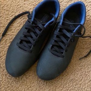 Puma sneakers tennis shoes